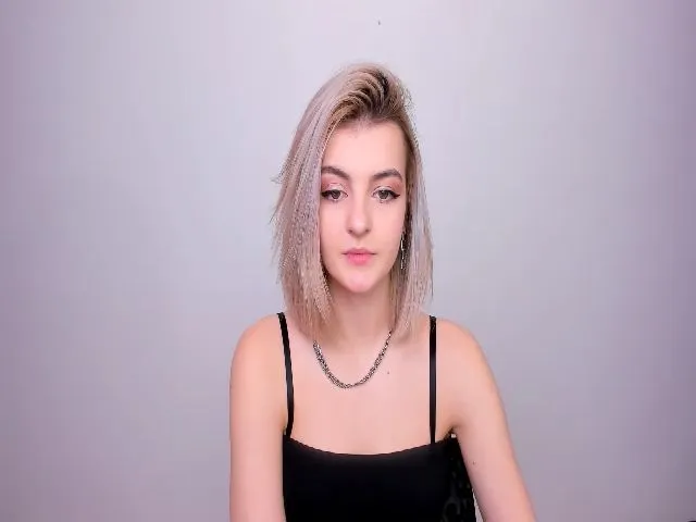 Live sex webcam photo for HelelGretta #272157937