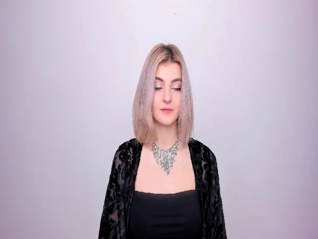 Live sex webcam photo for HelelGretta #272173010