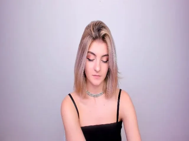 Live sex webcam photo for HelelGretta #272321872