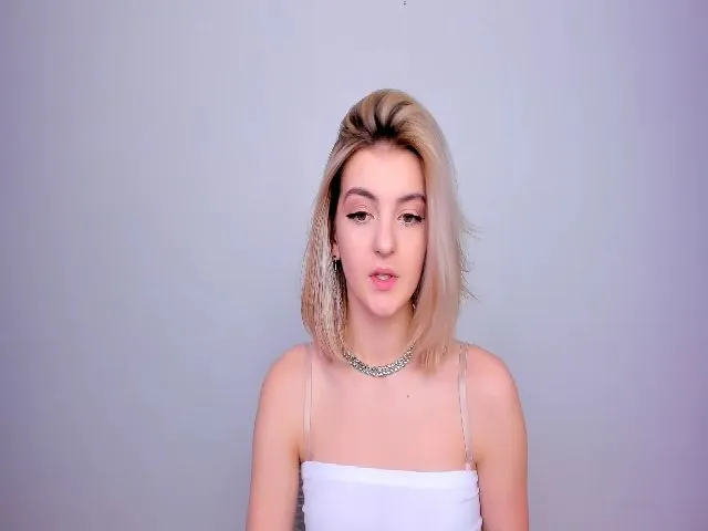 Live sex webcam photo for HelelGretta #272354951