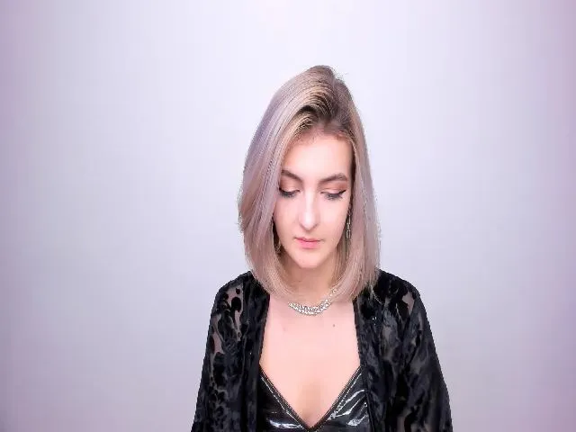 Live sex webcam photo for HelelGretta #272518759
