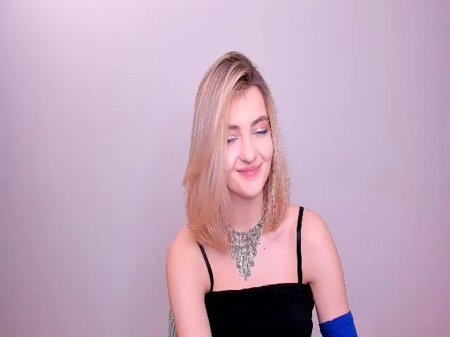 Live sex webcam photo for HelelGretta #272980291