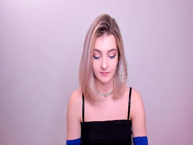 Live sex webcam photo for HelelGretta #273024271