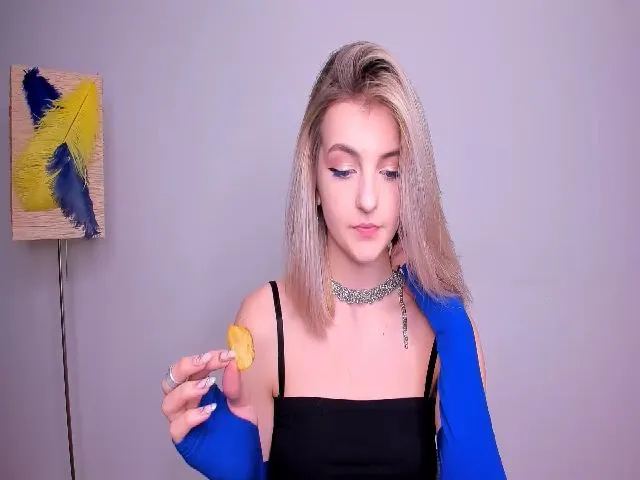 Live sex webcam photo for HelelGretta #273101912