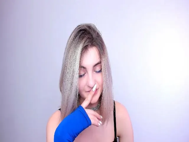 Live sex webcam photo for HelelGretta #273403045