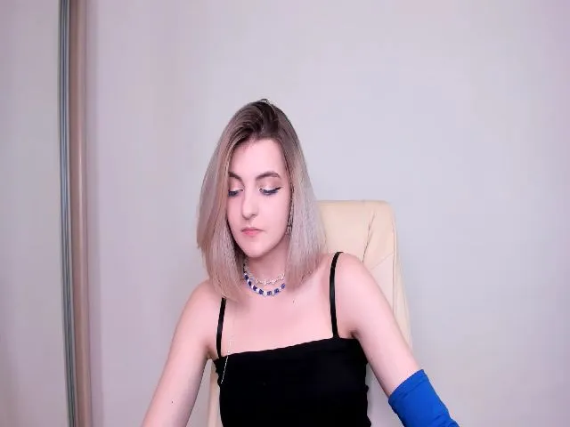 Live sex webcam photo for HelelGretta #273648626