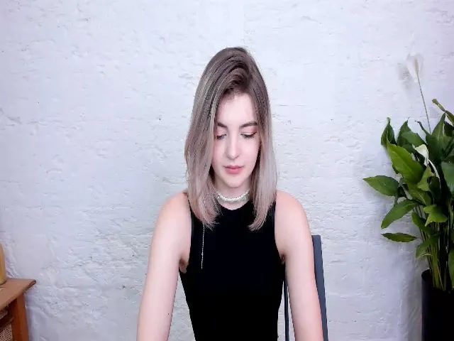 Live sex webcam photo for HelelGretta #274210985