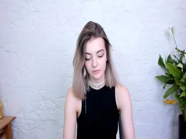 Live sex webcam photo for HelelGretta #274321139