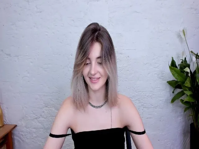 Live sex webcam photo for HelelGretta #274340907