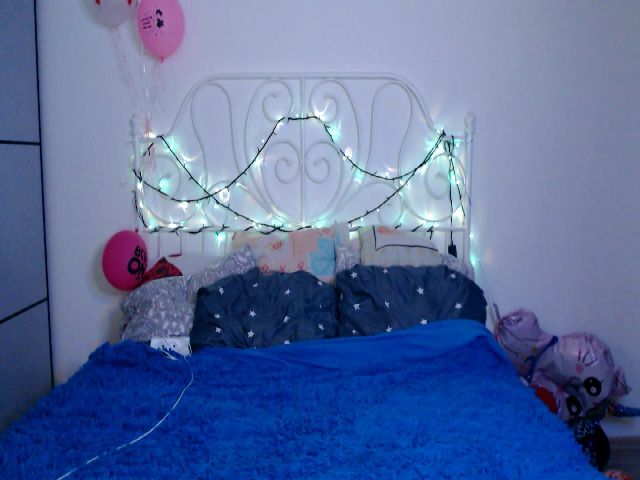 Live sex webcam photo for HelenAdams #271833898