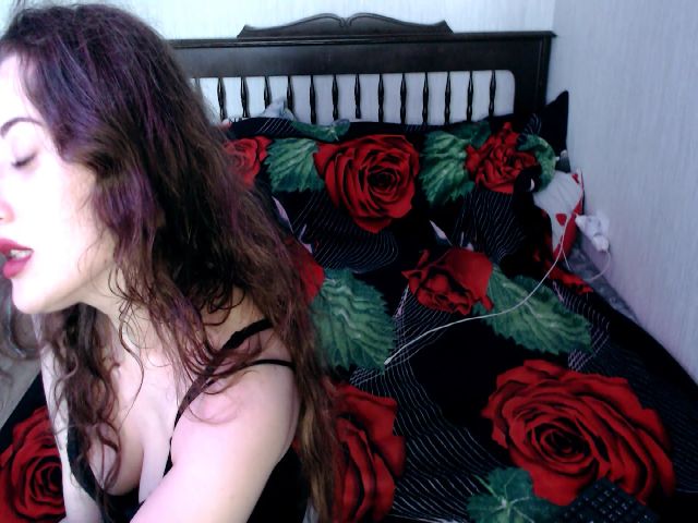 Live sex webcam photo for HelenAdams #272094373