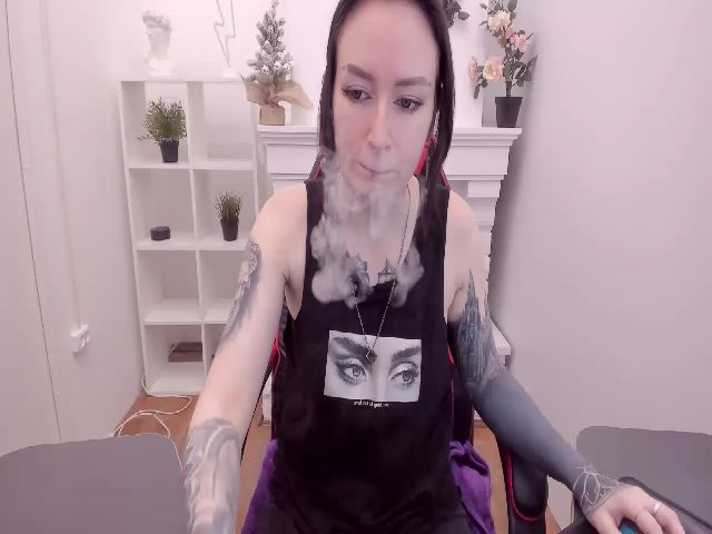 Live sex webcam photo for HelenCarter #271912743