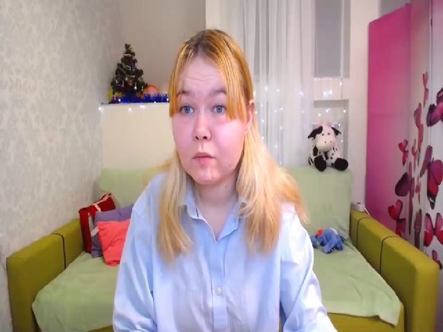 Live sex webcam photo for Helen_Swon #271725566