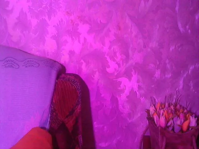 Live sex webcam photo for HellyRiddle #271710428