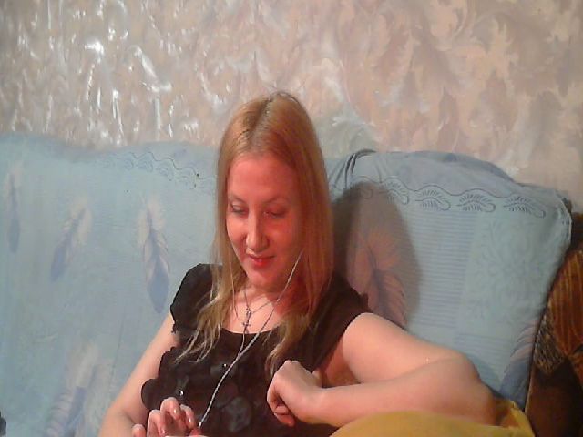 Live sex webcam photo for HellyRiddle #271955301