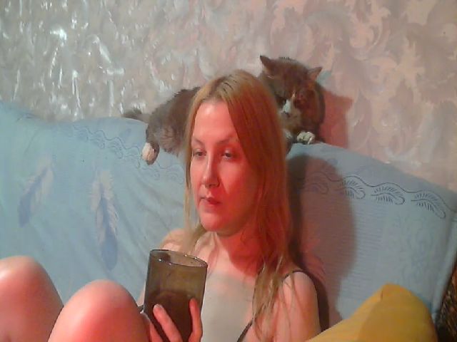 Live sex webcam photo for HellyRiddle #272043799