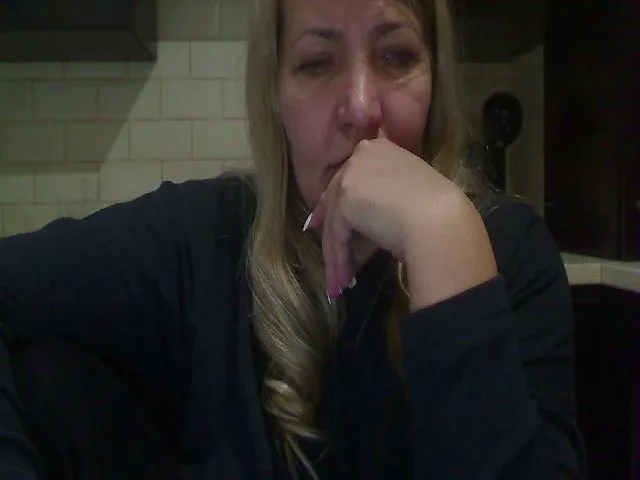 Live sex webcam photo for HeyHeyGrey #271703108