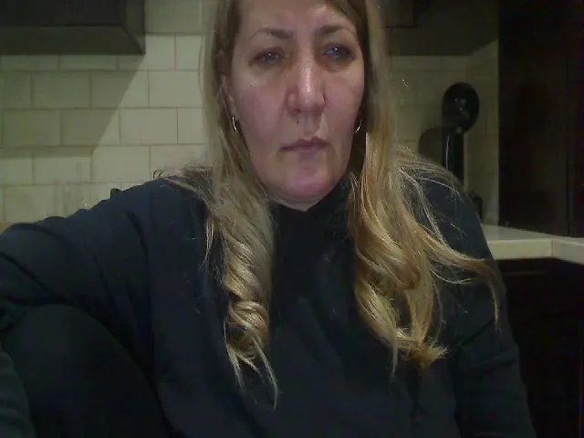 Live sex webcam photo for HeyHeyGrey #271703840
