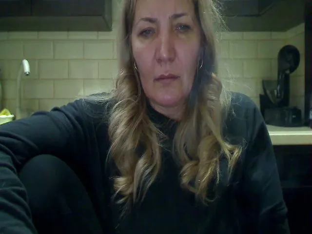 Live sex webcam photo for HeyHeyGrey #271860946