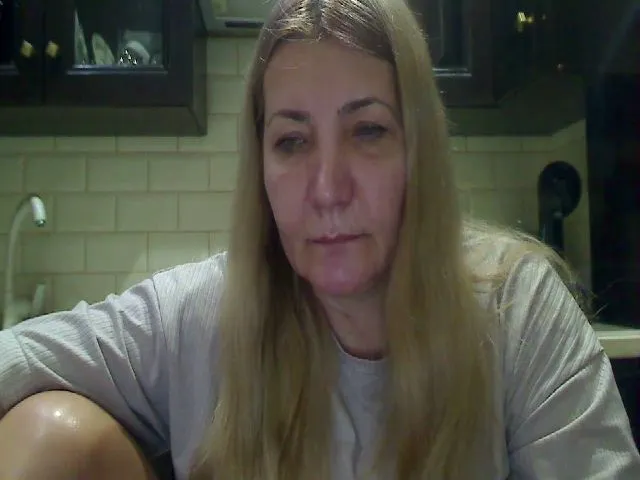 Live sex webcam photo for HeyHeyGrey #271891177