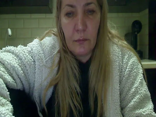 Live sex webcam photo for HeyHeyGrey #271959462