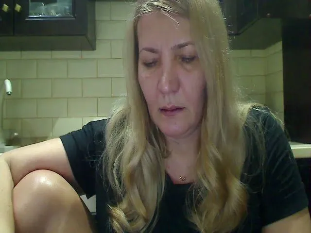 Live sex webcam photo for HeyHeyGrey #272056310