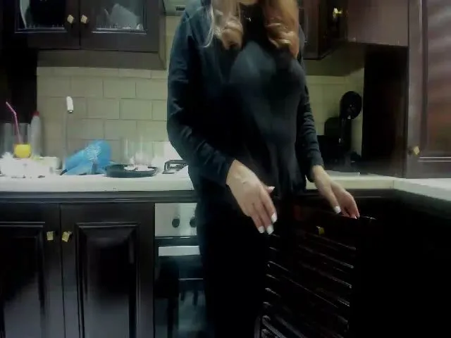 Live sex webcam photo for HeyHeyGrey #272172899