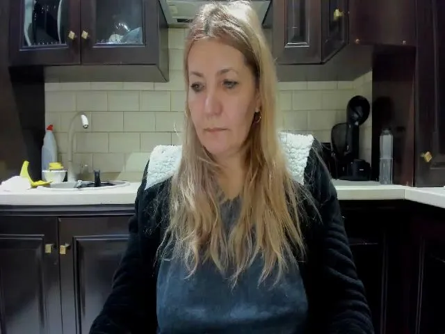 Live sex webcam photo for HeyHeyGrey #272418911