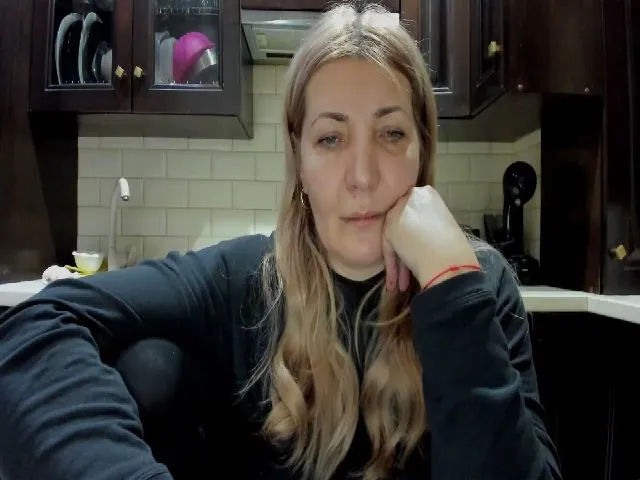 Live sex webcam photo for HeyHeyGrey #272690576