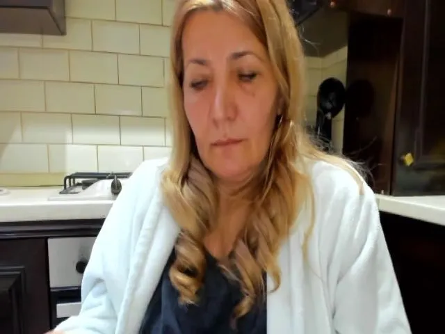Live sex webcam photo for HeyHeyGrey #273068090