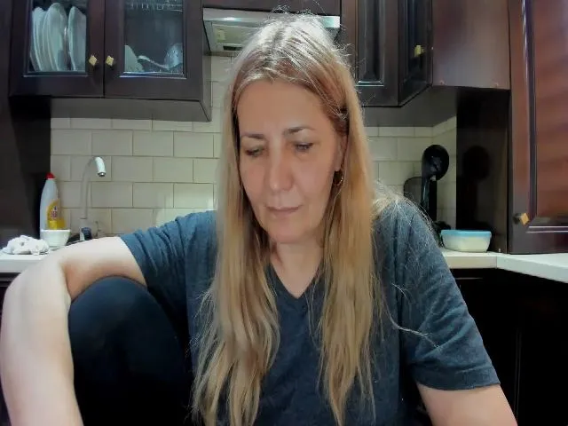 Live sex webcam photo for HeyHeyGrey #273356737