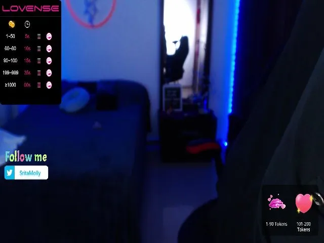 Live sex webcam photo for HeyMolly_ #274539461