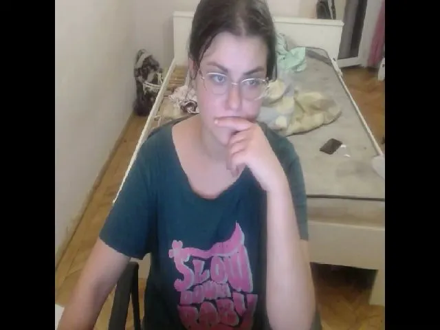 Live sex webcam photo for HiD0lly #274285548