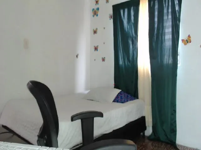 Live sex webcam photo for Hilary_Eva #272543580