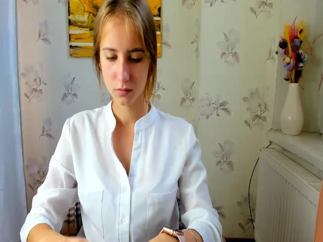 Live sex webcam photo for HillsFox #274899725