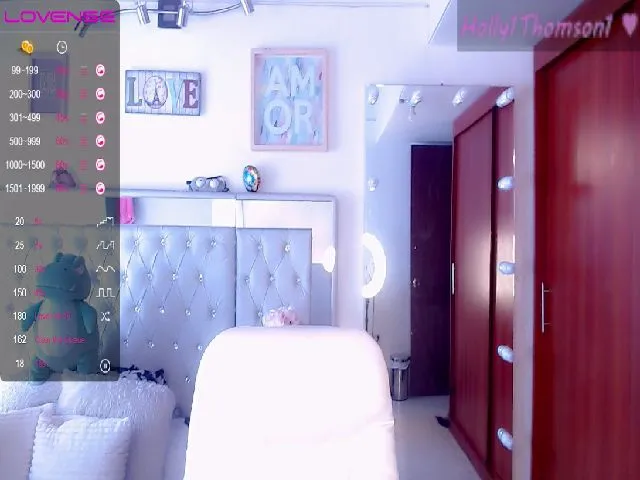 Live sex webcam photo for Holly1T #272228903