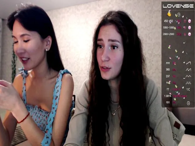 Live sex webcam photo for HollyMollyy #273584446