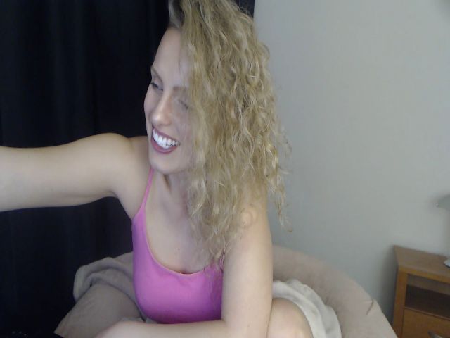 Live sex webcam photo for Holly_Angel #273257021