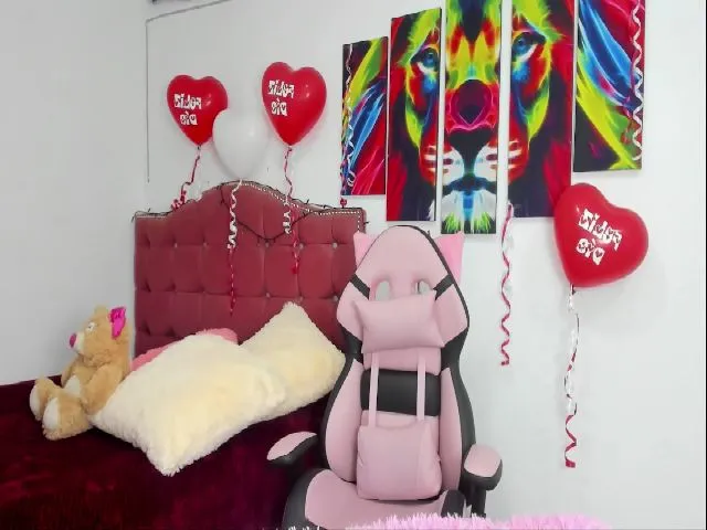 Live sex webcam photo for Holly_rosee #272418596