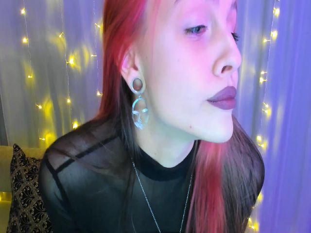 Live sex webcam photo for HolyBae #272261702