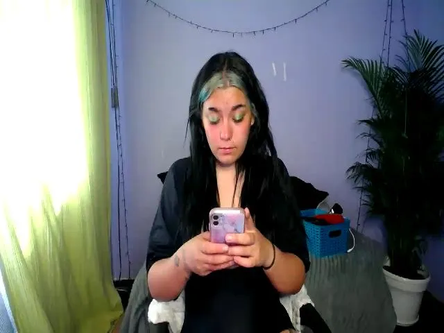 Live sex webcam photo for HolyCristal #272086418