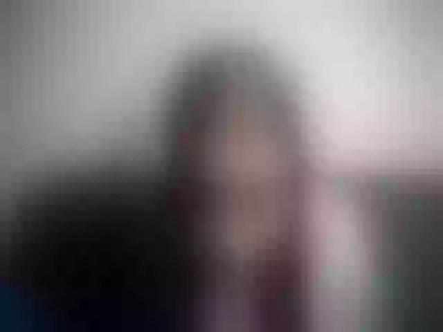 Live sex webcam photo for HolyCristal #272468326