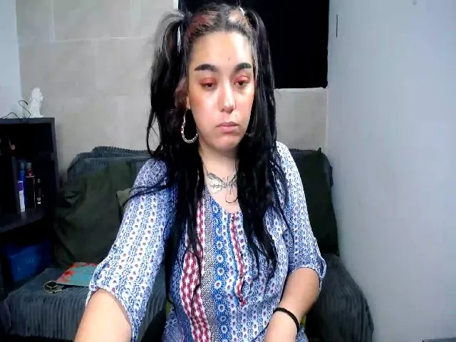 Live sex webcam photo for HolyCristal #272541137