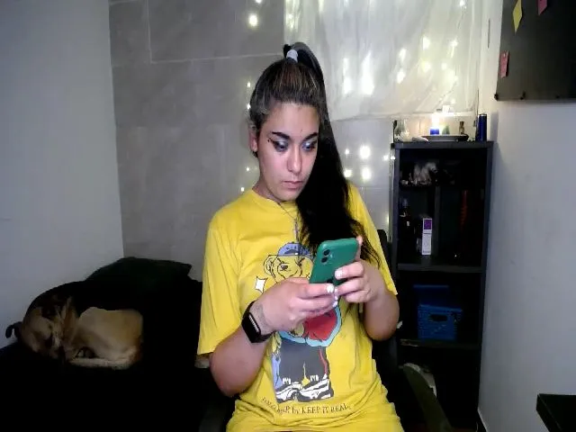Live sex webcam photo for HolyCristal #272691033