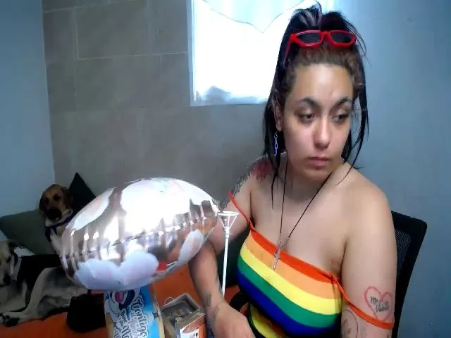 Live sex webcam photo for HolyCristal #272994771