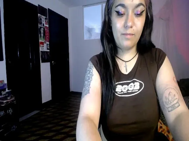 Live sex webcam photo for HolyCristal #273087016