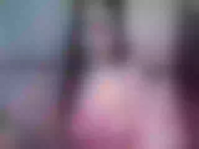 Live sex webcam photo for HolyCristal #273157436