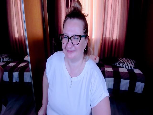 Live sex webcam photo for Holy_Milf #274511100