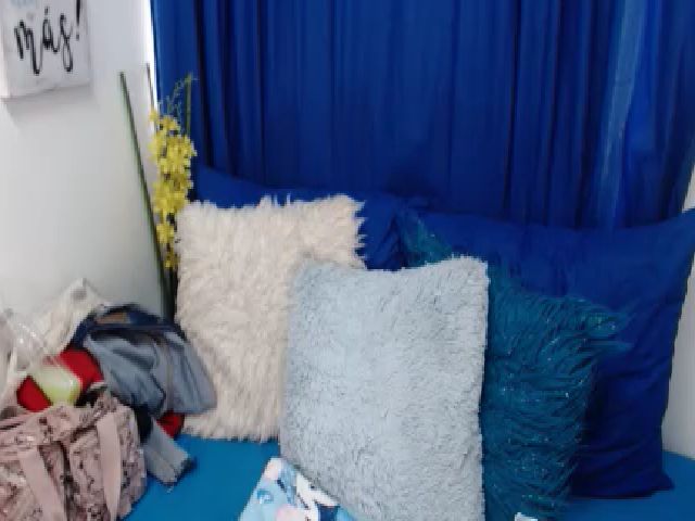 Live sex webcam photo for Honey21_ #272021728