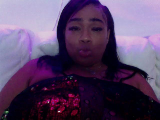 Live sex webcam photo for HoneyBusty69 #271858477